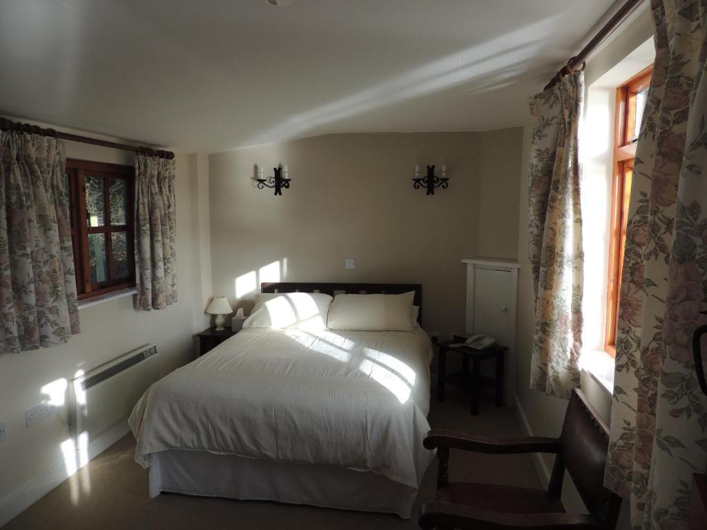 Mannings Heath Hotel Горшам Номер фото